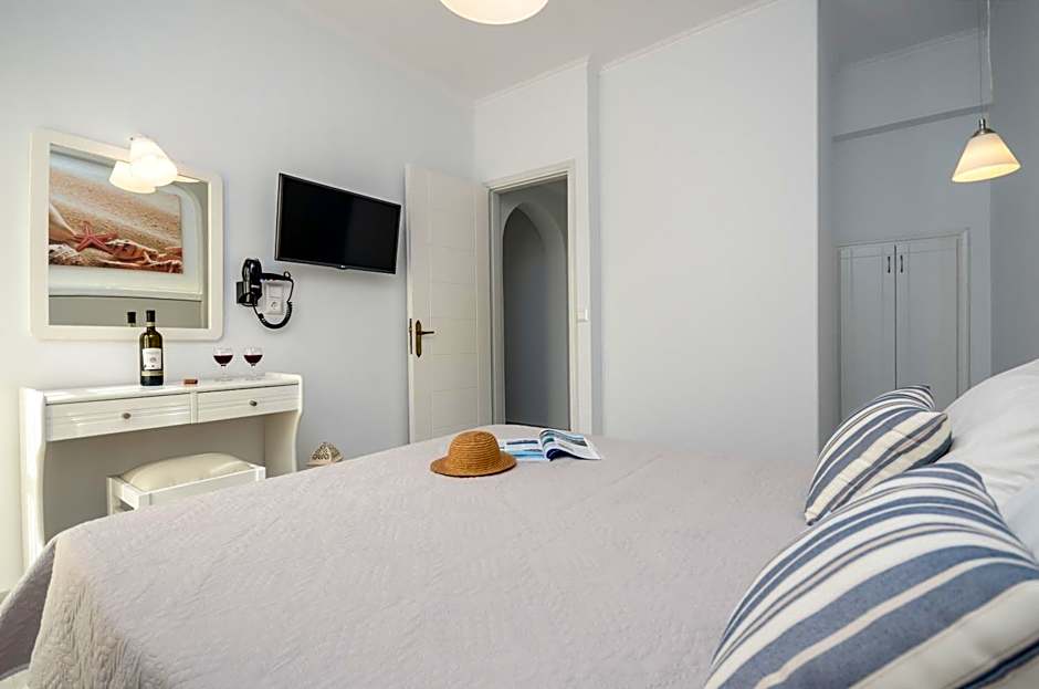 Birikos Studios & Apartments