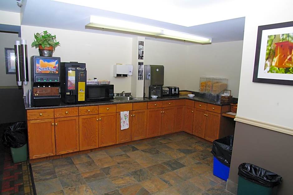 Thompson's Best Value Inn & Suites