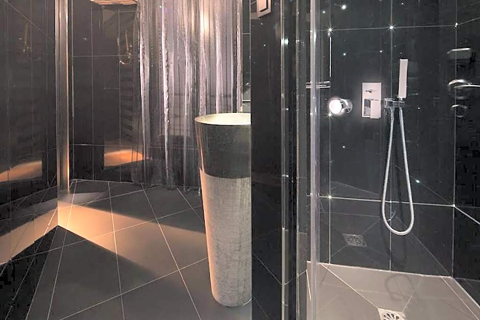 New Hotel REPUBLIQUE