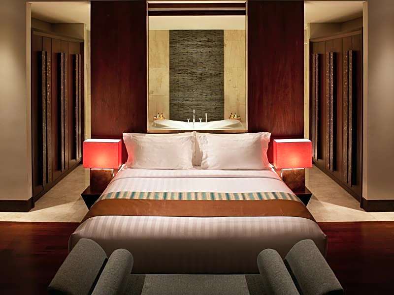 Sun Island Suites & Spa Goa Gong