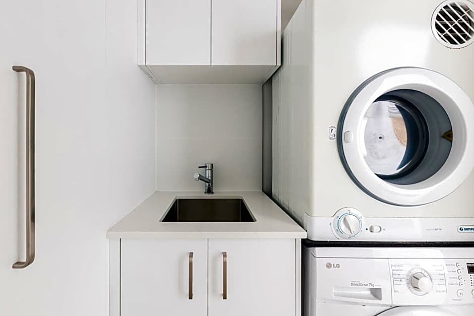 Columbia Beachfront Apartments on Rainbow Bay