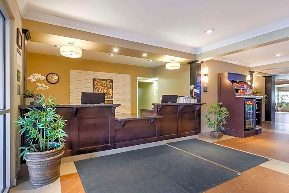 Best Western Plus Peace River Hotel & Suites