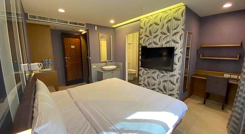 LOVE HOTEL