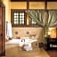 Hilltop Manor Bed And Breakfast