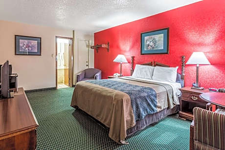 Queen Room - Non-Smoking