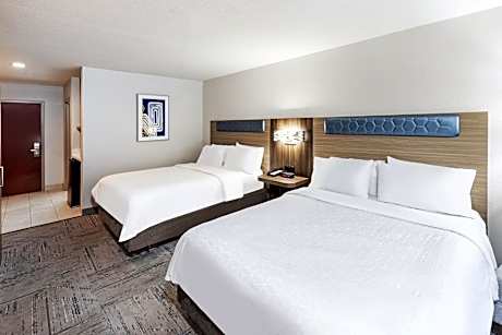 Standard Queen Room with Two Queen Beds - Communications Accessible