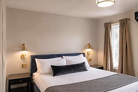 King Room with Mountain View