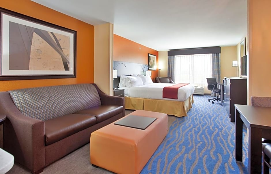 Holiday Inn Express Hotel & Suites St. Louis - NE Lambert Field