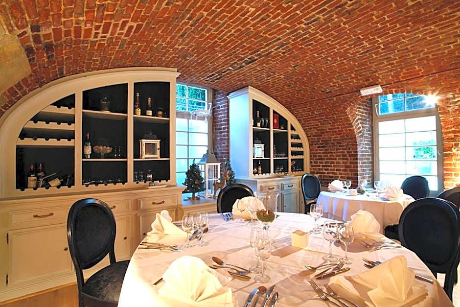 Château De La Motte Fenelon