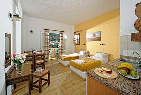 One-Bedroom Quadruple Apartment