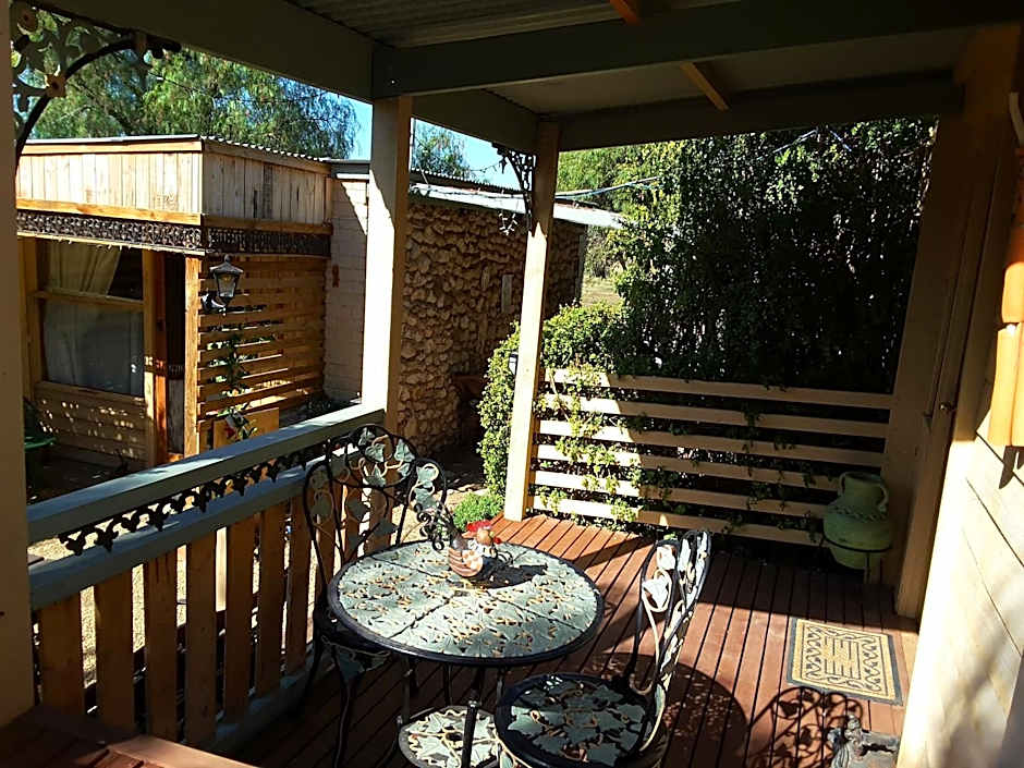 A La Folly The Retreat