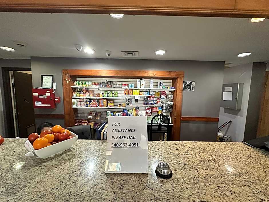 Hotel Red Rose by Townhouse Covington I-64