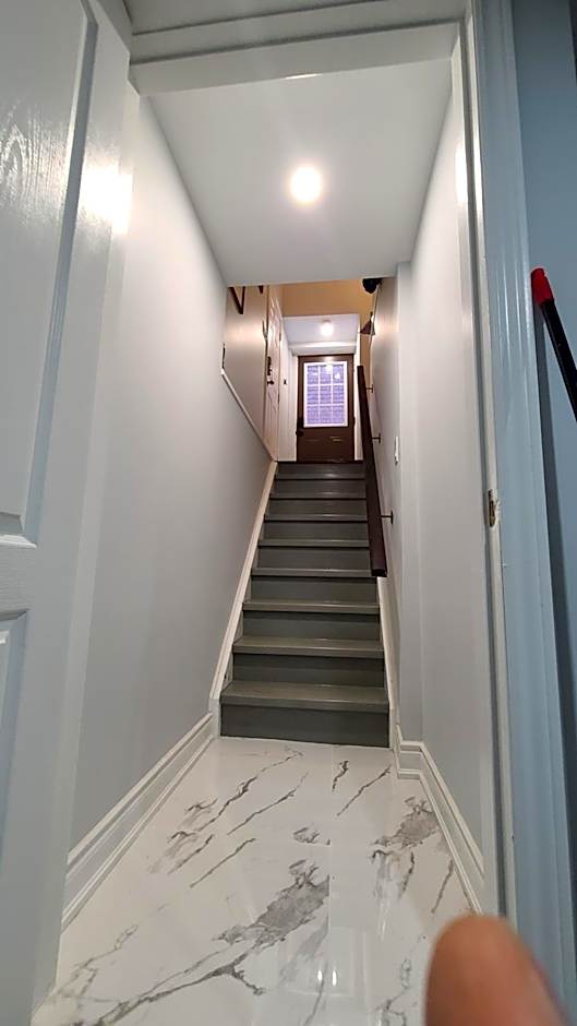 LUXURY 2-BEDROOMS UNIT WITH WIFI, LDR & PARKING.