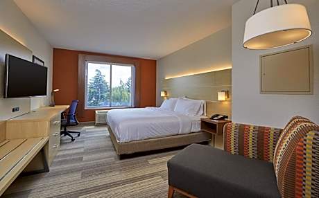 Standard King Room with Mobility Accessible Tub