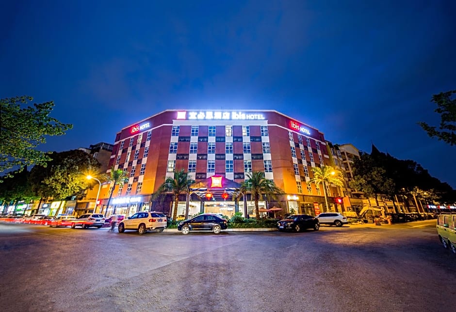 ibis Chengdu Meizhou Center Hotel