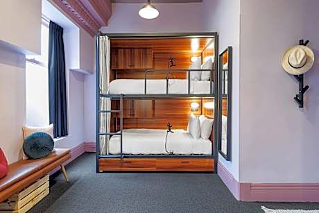 4 Bed Female Community Dorm