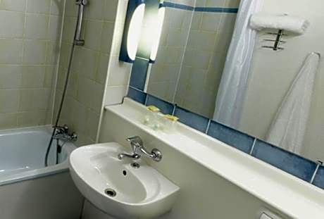 Standard Room with One Double Bed and One Junior Bed (Up To 10 Years)