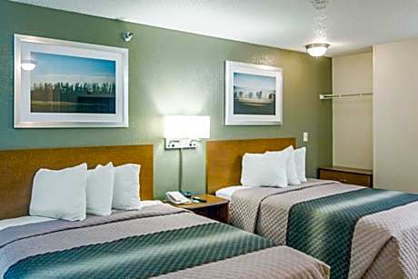 Studio Room with Two Queen Beds Non-Smoking