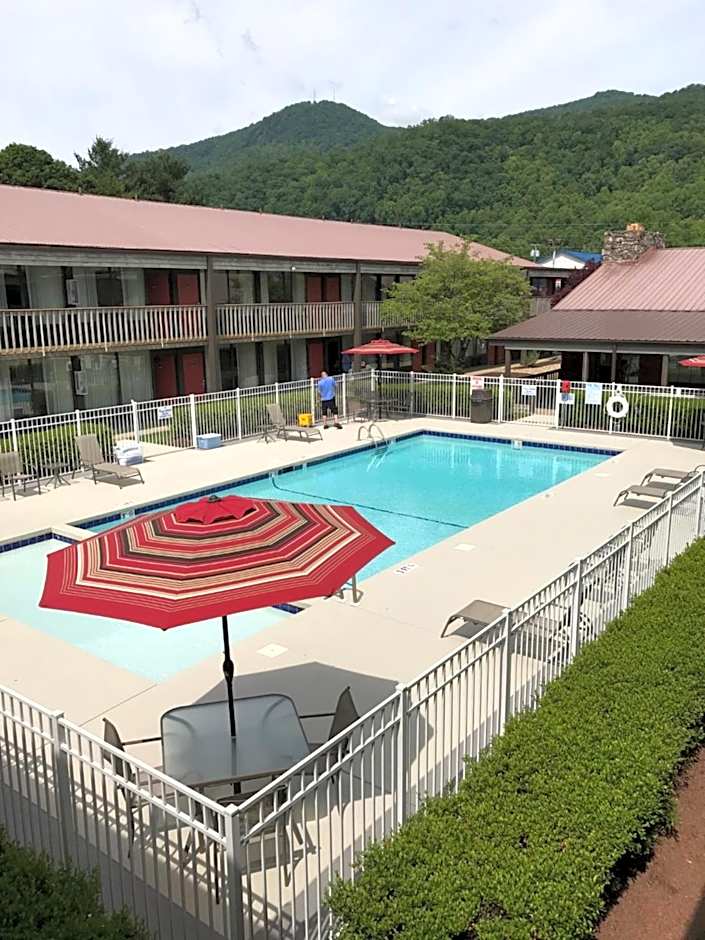 Great Smokies Inn - Cherokee