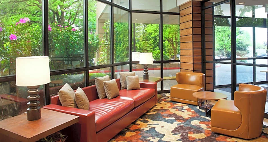 Embassy Suites by Hilton Portland Tigard
