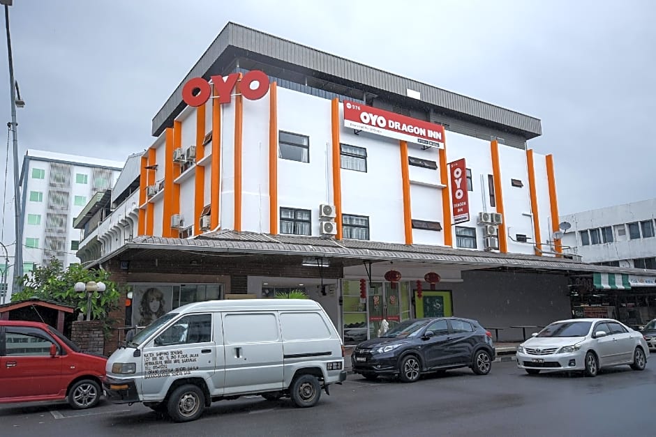 Super OYO 976 Dragon Inn