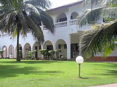 Coconut Grove Beach Resort