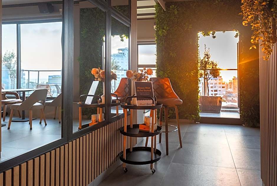 Rise Hotel