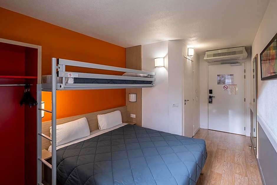 Première Classe Roissy - Aéroport CDG - Le Mesnil-Amelot