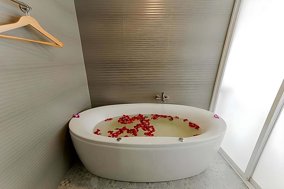 La Vista Patong Hotel