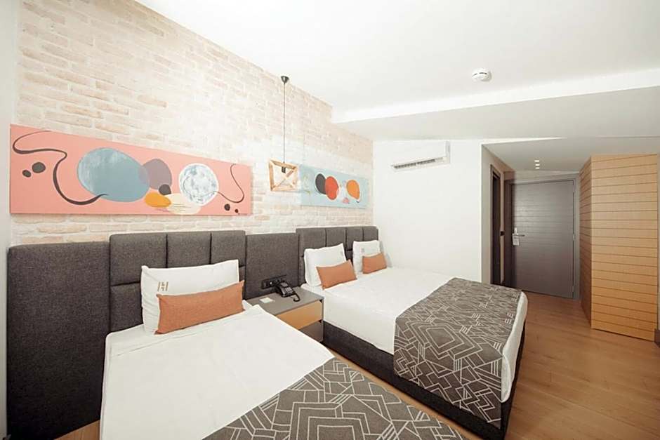 Laren Sea Side Hotel Spa