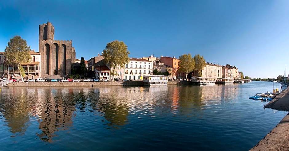 Hotel Grand Cap Rooftop Pool