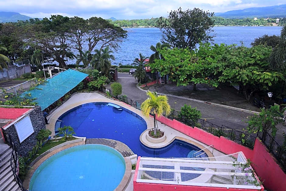 Tahanan Lakeview Hotel