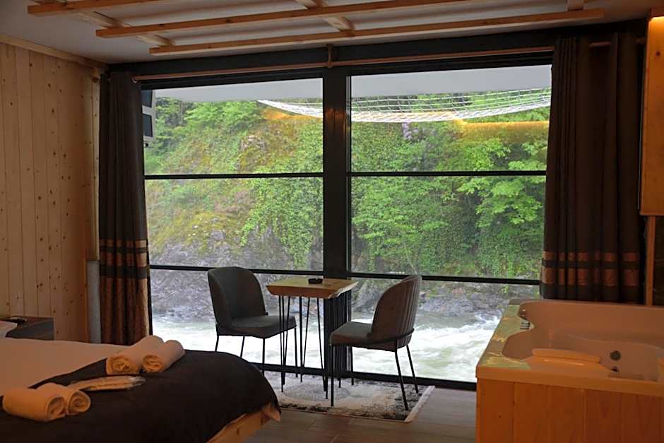 DOĞAL SUİT BUNGALOV