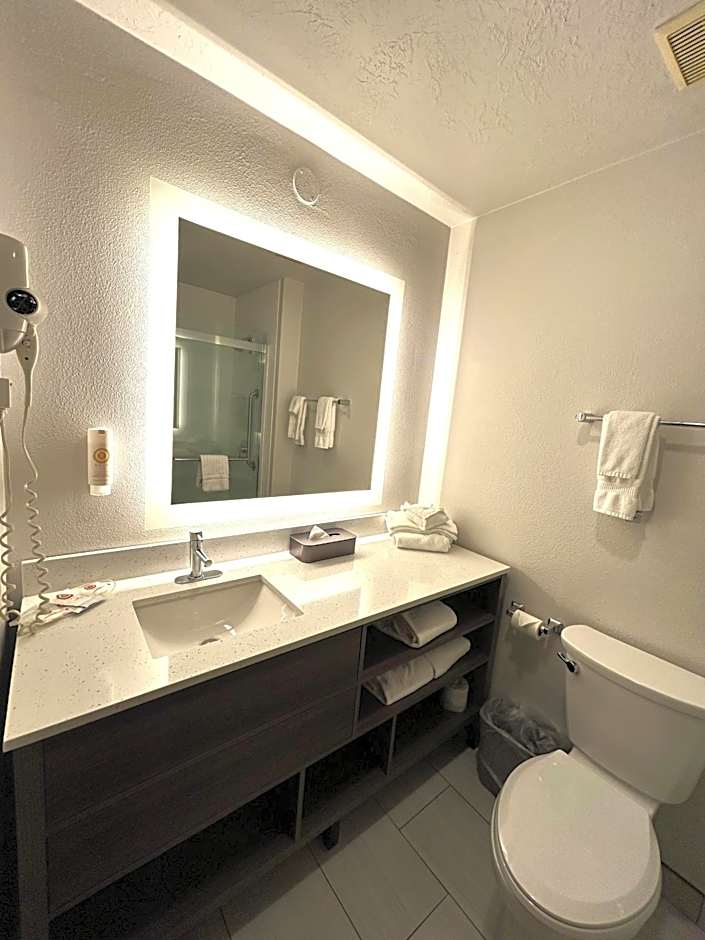 Comfort Suites Salem