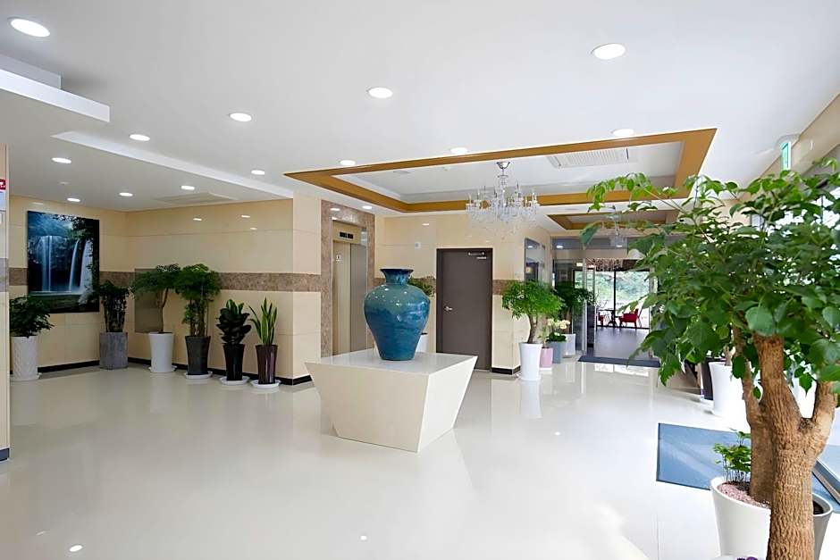 Chun Ji yeon Crystal Hotel