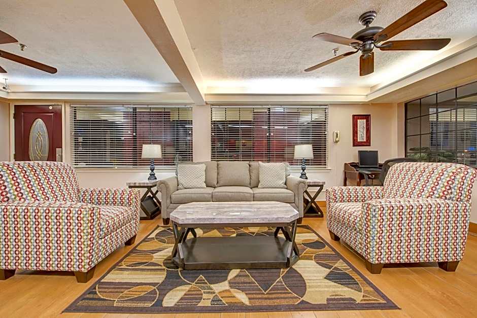 Days Inn by Wyndham College Station University Drive
