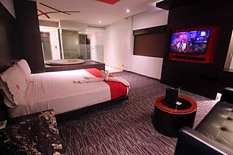 Deluxe Suite with Spa Bath