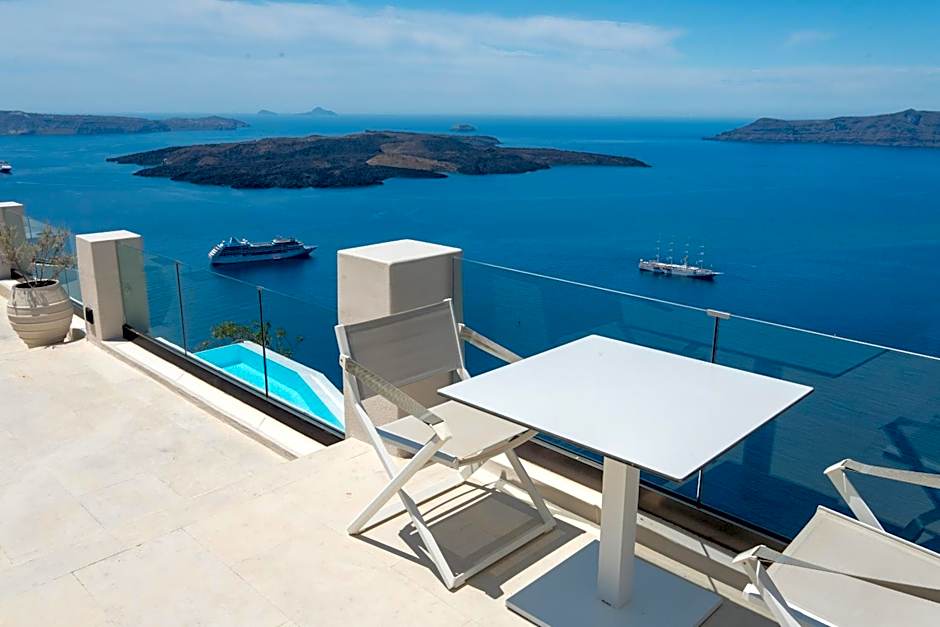 Sun Rocks Boutique Hotel - Caldera View Suites & Sunset Dining Experience