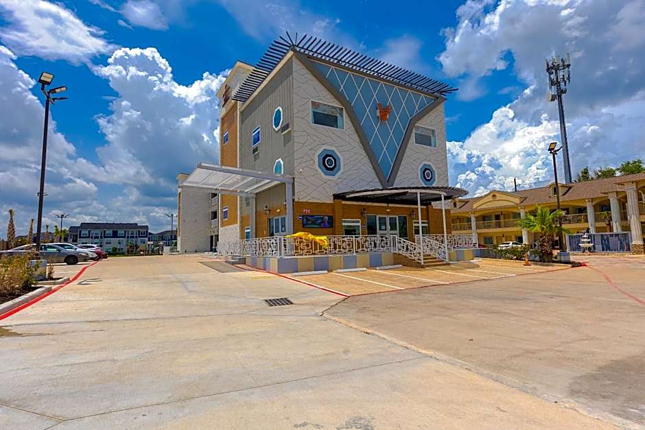 La Vyoma Villas, Westpark Hwy 6