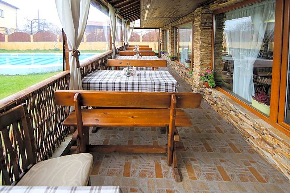 Sharkov Family Hotel