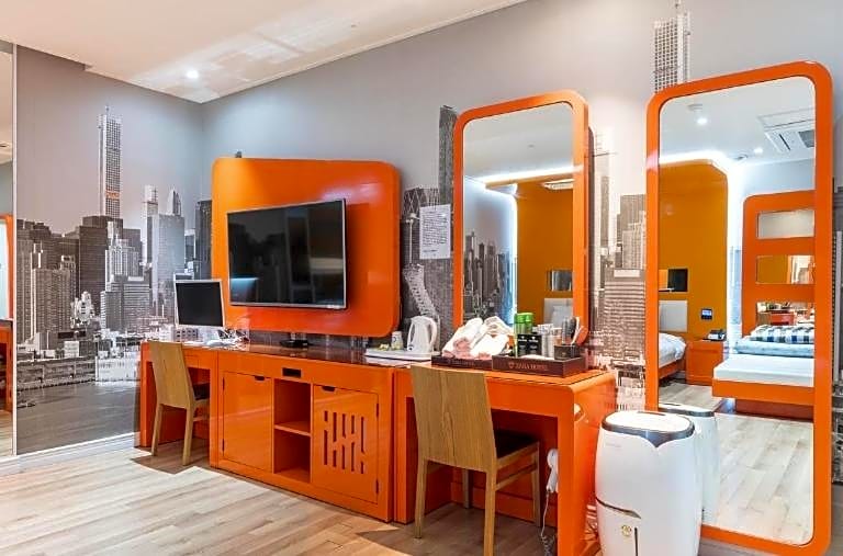 Zara Hotel Peace Square