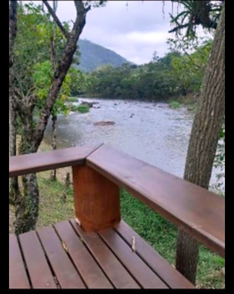 Serra Mar à beira rio , rafting, suites, lofts, e Casas