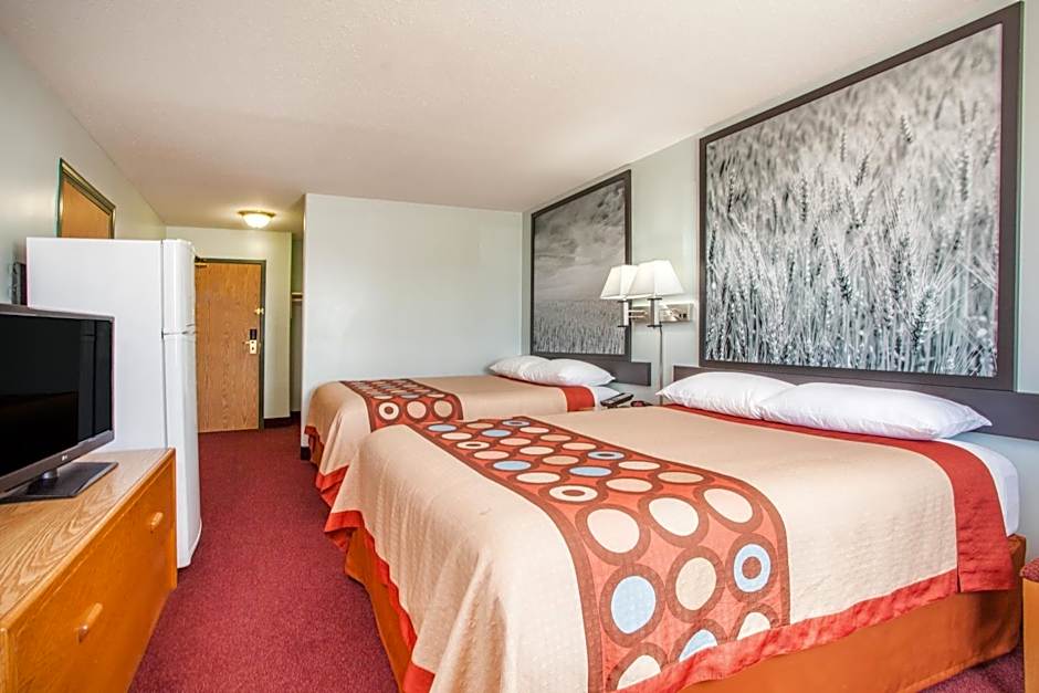 Super 8 by Wyndham Kindersley