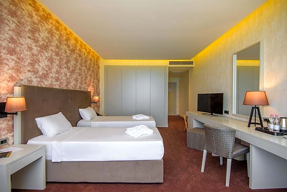 The Grand Gloria Hotel