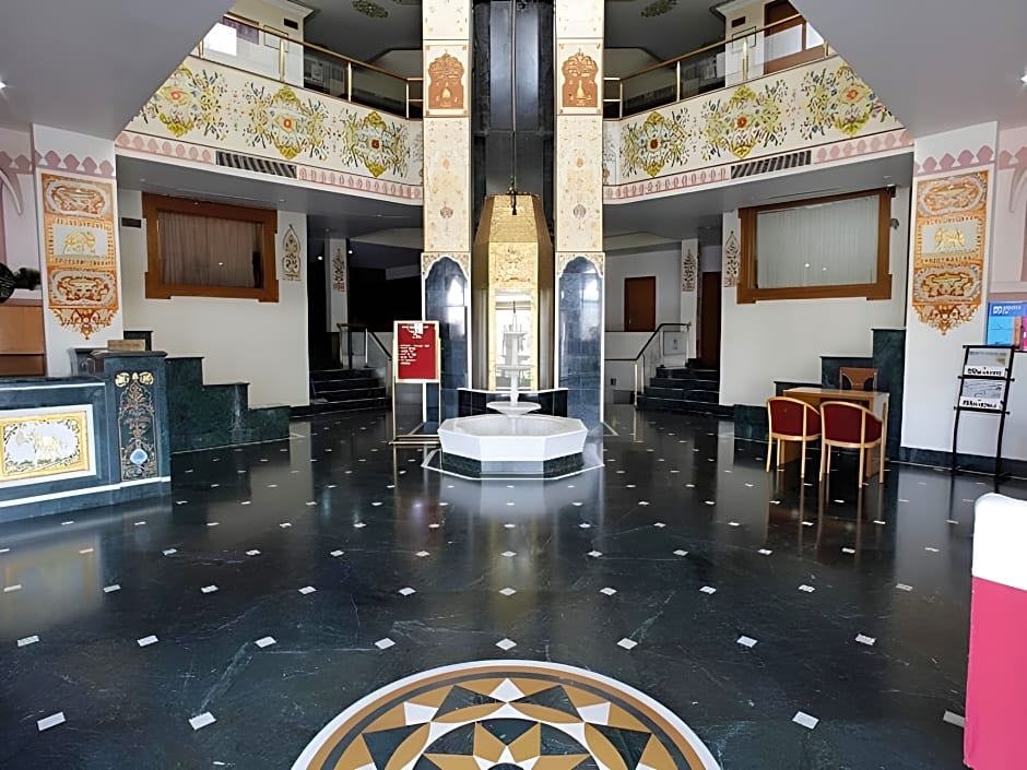 Hotel Raj Vilas Place