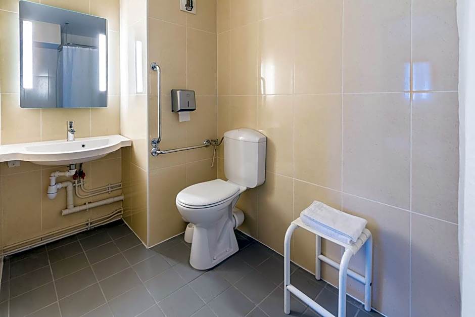 B&B HOTEL Paris Le Bourget