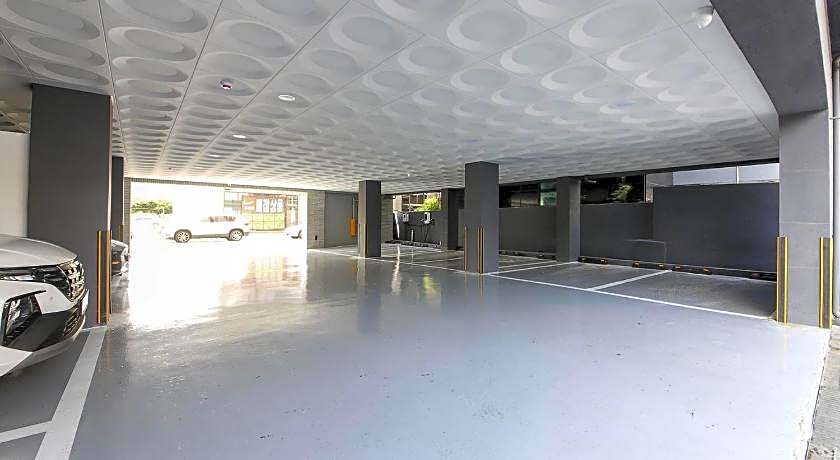 Gyeongju H Avenue Hwangridangil Branch