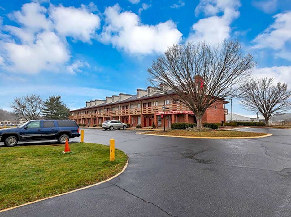 Red Roof Inn Uhrichsville