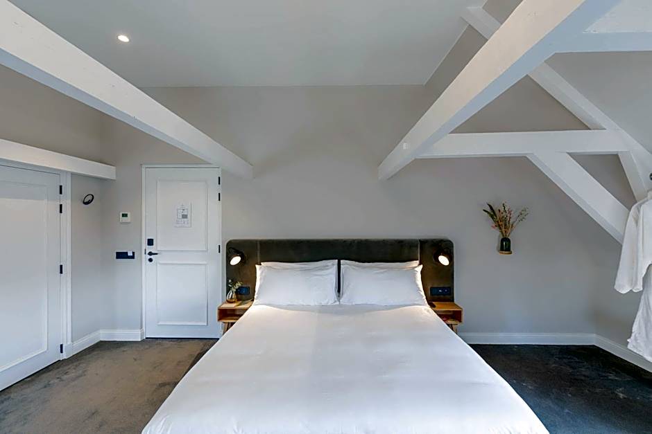 Hotel Flora Batava