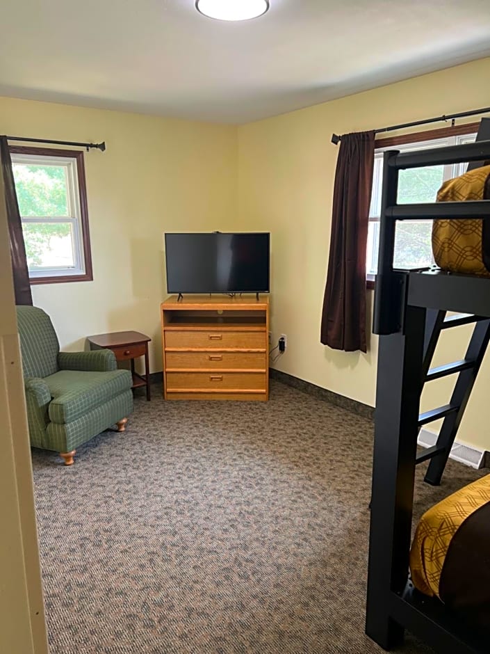 All Star Inn & Suites